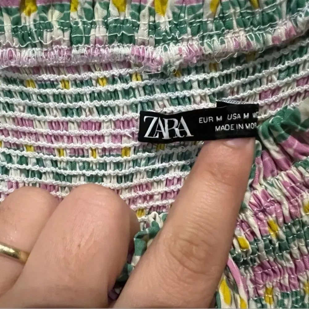 Zara Floral Printed Smocked Crop Top – Size Medium - Picture 3 of 4